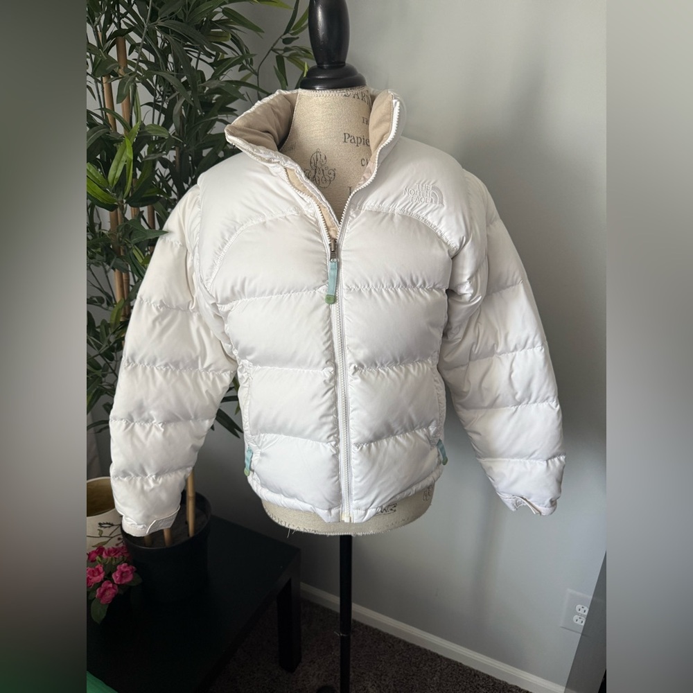 The North Face Nuptse jacket size medium women white 700 Down Puffer jacket